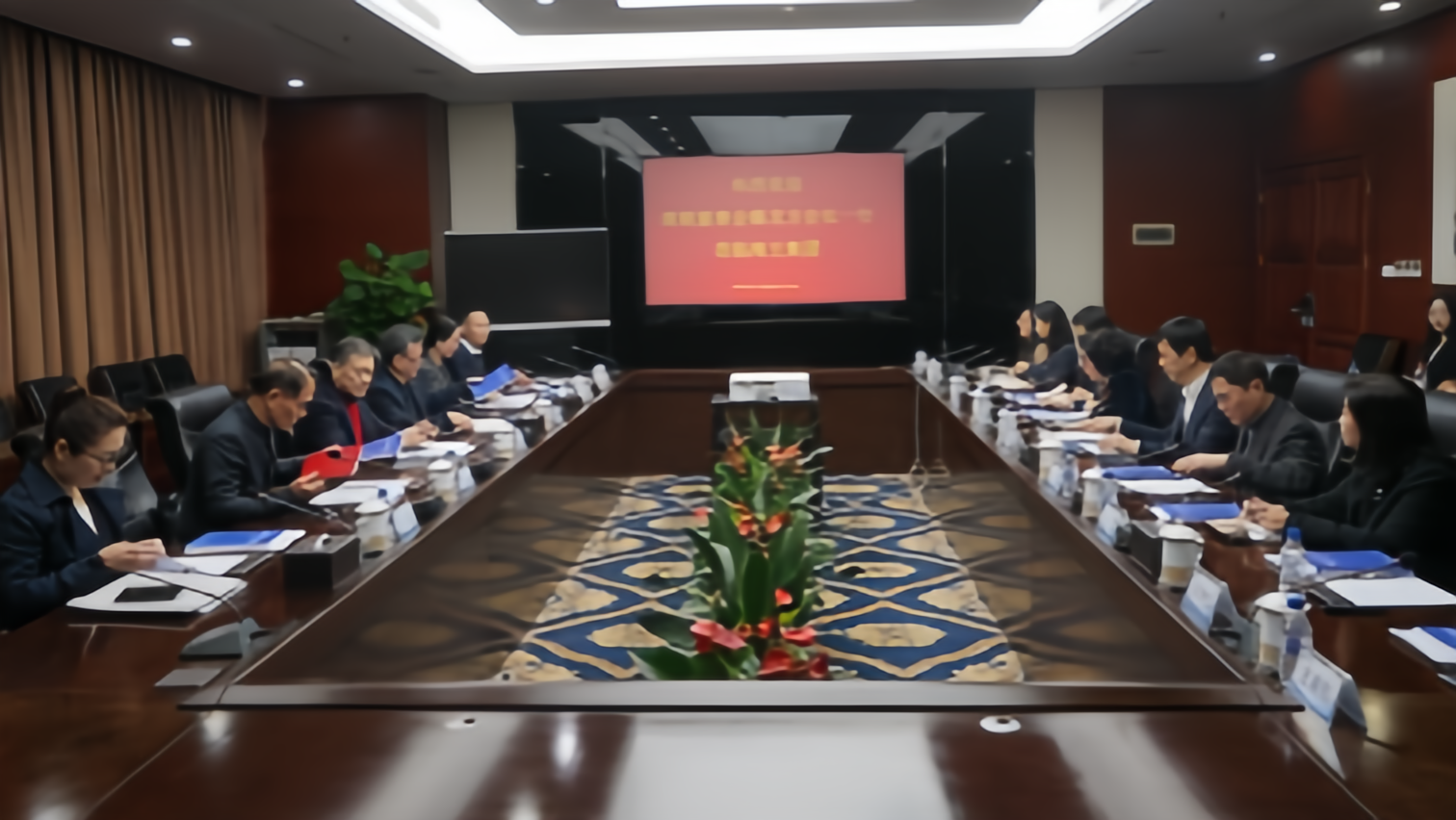深圳市慈善会会长戴北方到访尊龙凯时集团